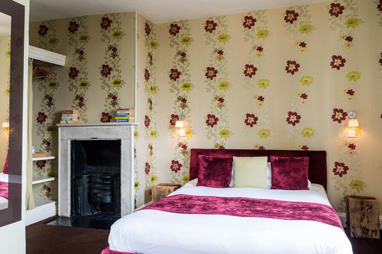 The Castle Inn Bradford-On-Avon Buitenkant foto